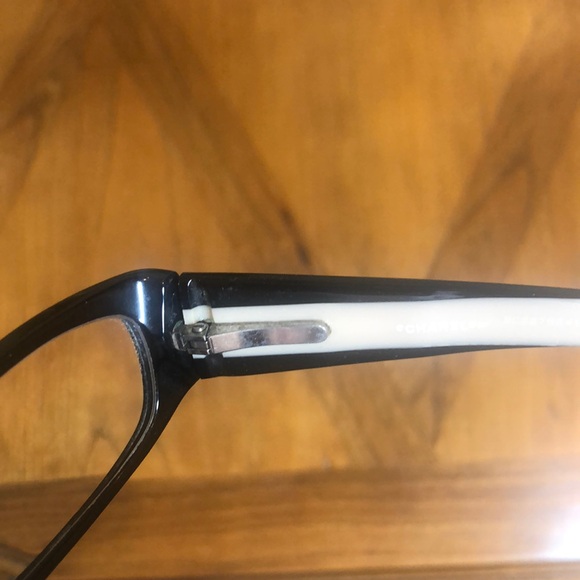 Chanel Small Prescribe Eyeglasses. - Picture 11 of 16